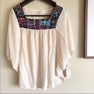 BOHO blouse embroidered gorgeous Aztec top